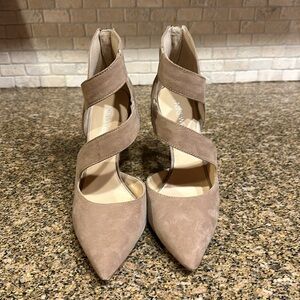 Nine West Women’s “AREILIAO” Tan Suede Wrap Around Pointed Toe Heel Size 6